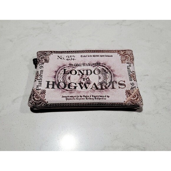 Harry Potter Train Ticket To Hogwarts Clutch Pouch Bag 6.5 x 4.5in. NWOT - Picture 2 of 10